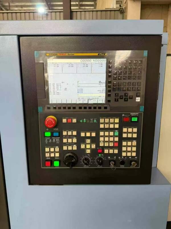 斗山PUMA2450数控车床，2台。回转直径650mm车削长度56.