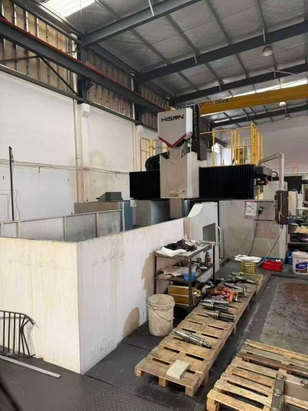 苏州工厂在位出售：海天4023龙门加工中心，工作台4米2.