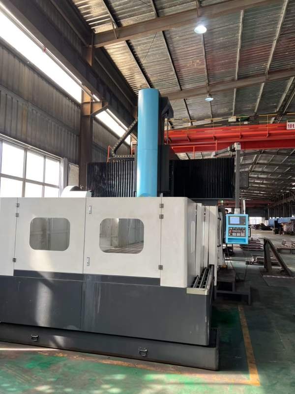 浙江金凯3022龙门加工中心，工作台1.83.1米，三轴行程.