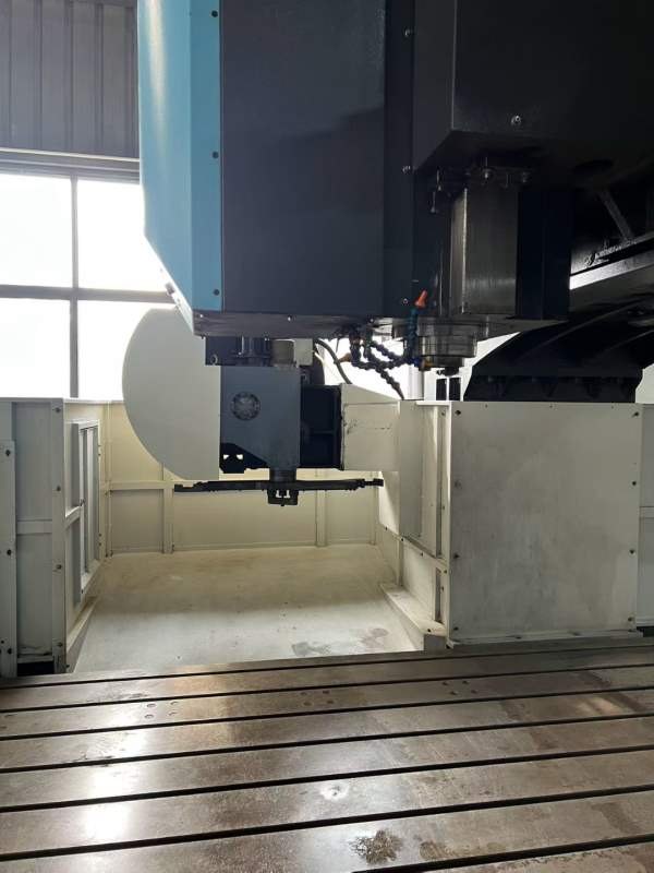 浙江金凯3022龙门加工中心，工作台1.83.1米，三轴行程.