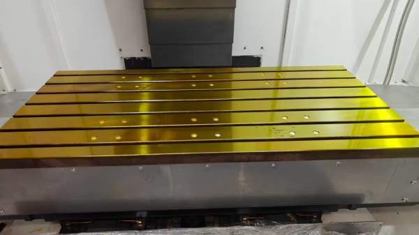 新到一台全新未用安徽维尔发1580两线一硬重型加工中心.