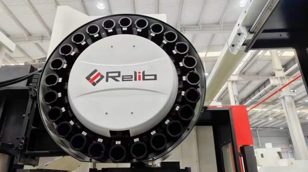 新到一台全新未用安徽维尔发1580两线一硬重型加工中心.