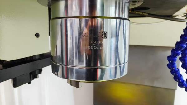 新到一台全新未用安徽维尔发1580两线一硬重型加工中心.