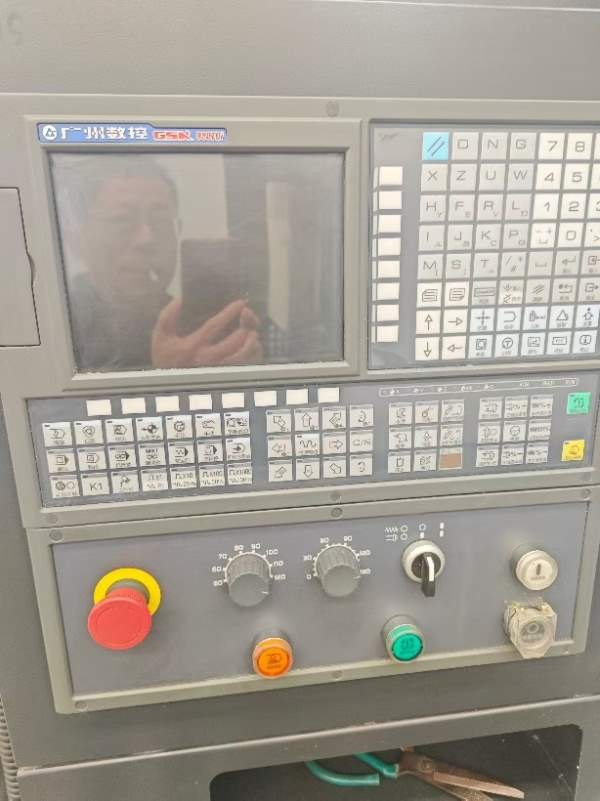 出售宝鸡2022年产HK80Bx3000数控车，广数系统，导轨宽.