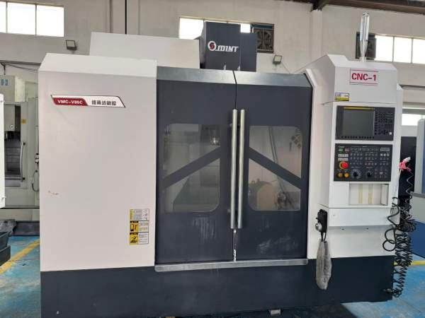 2023年捷甬达850加工中心，法那科mf Plus系统，三轴线.