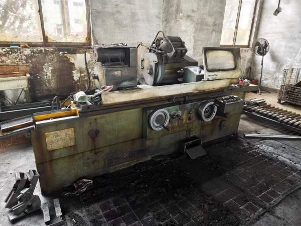 正宗上海机床厂M1432B1000mm万能外圆磨，价格不高
