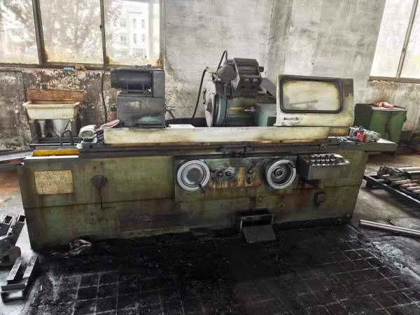 正宗上海机床厂M1432B1000mm万能外圆磨，价格不高