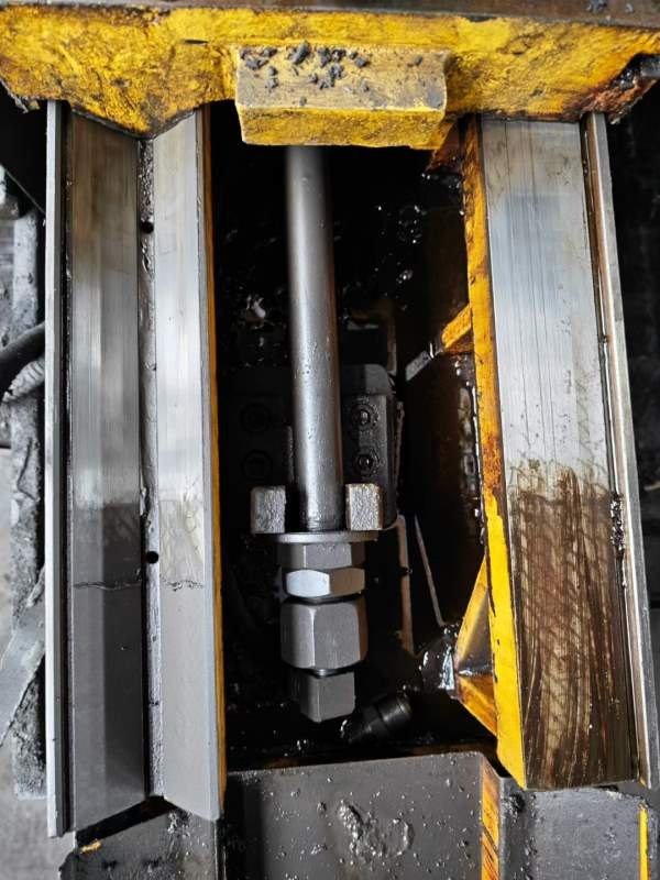 正宗上海机床厂M1432B1000mm万能外圆磨，价格不高