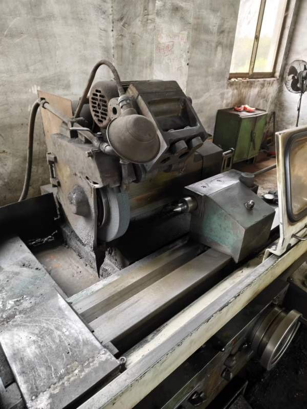 正宗上海机床厂M1432B1000mm万能外圆磨，价格不高