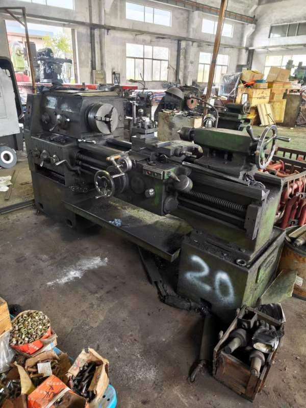 云南6140车床批发出售，几千元的机器，拿回去用，保准.