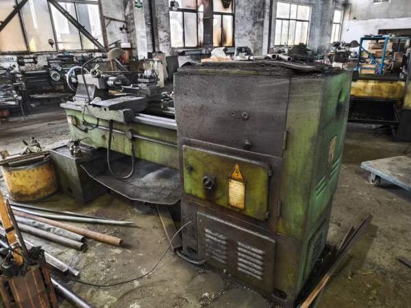 云南6140车床批发出售，几千元的机器，拿回去用，保准.