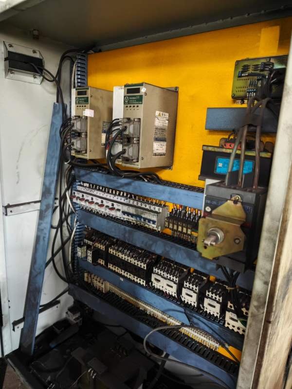 大连机床厂61501.5米数控车床，82大主轴孔，长度1.5米.