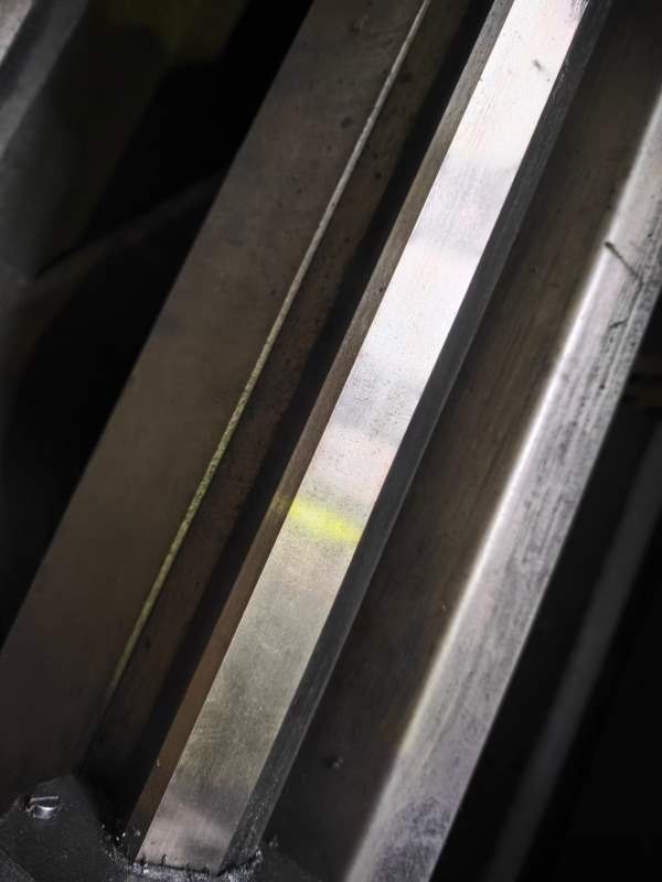 大连机床厂61501.5米数控车床，82大主轴孔，长度1.5米.