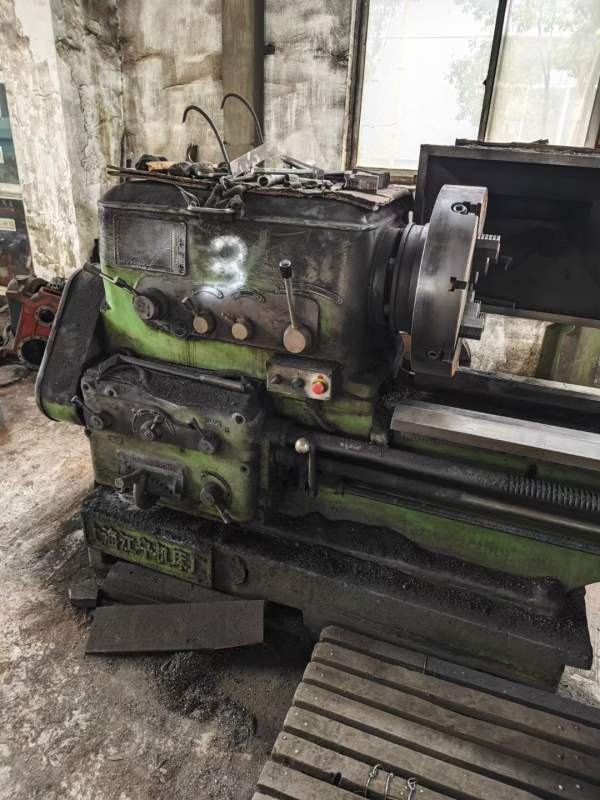 上海江宁C62631.5米车床，6301.5米，带马鞍，导轨如境.