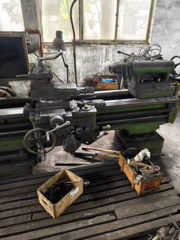 上海江宁C62631.5米车床，6301.5米，带马鞍，导轨如境.