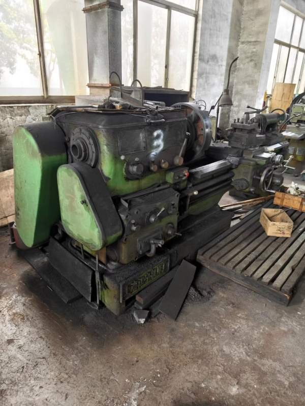 上海江宁C62631.5米车床，6301.5米，带马鞍，导轨如境.