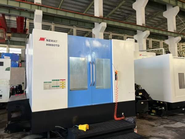 2023年准新安装基本未用纽威HM80TD双工作台卧加，三轴.