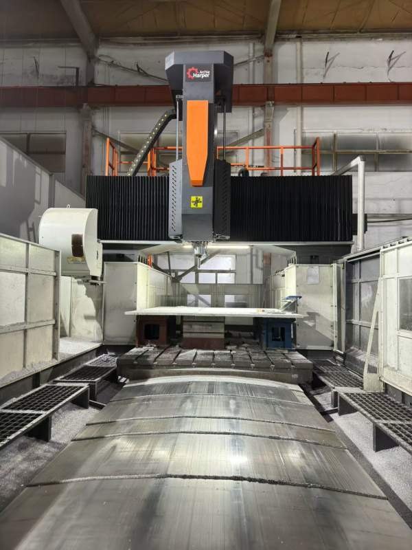 阿奇哈柏4027龙门加工中心发那科MFPLUS系统工作台2.5.