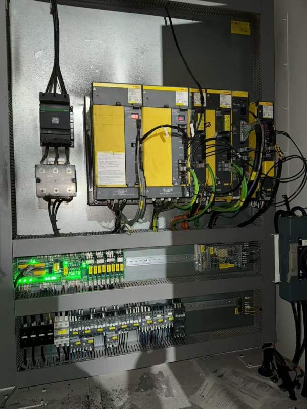 阿奇哈柏4027龙门加工中心发那科MFPLUS系统工作台2.5.