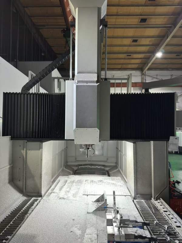 至臻3020龙门加工中心，发那科MFPlus系统工作台1.8米3.