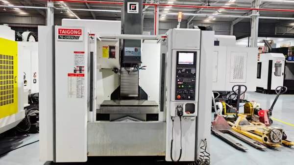 新到一台2023年台功850加工中心，三菱M80系统，BT40主.