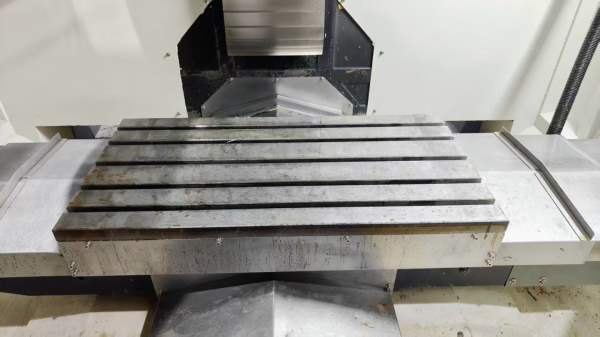 新到一台2023年台功850加工中心，三菱M80系统，BT40主.