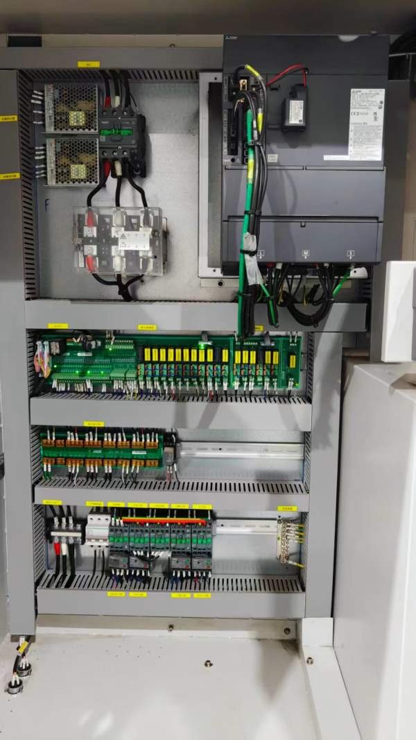 新到一台2023年台功850加工中心，三菱M80系统，BT40主.