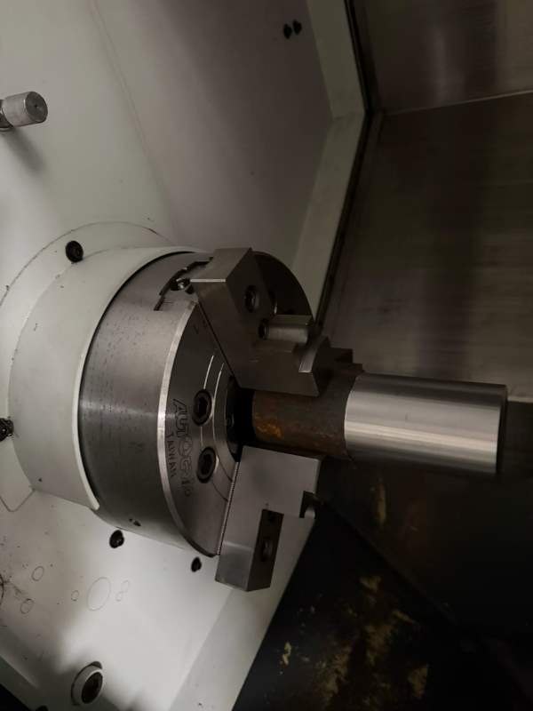 2023年出厂台湾程泰GLS200数控车床10寸选配卡盘12工位.