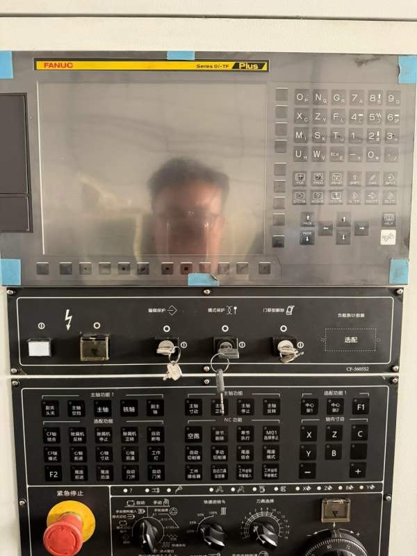 2023年出厂台湾程泰GLS200数控车床10寸选配卡盘12工位.