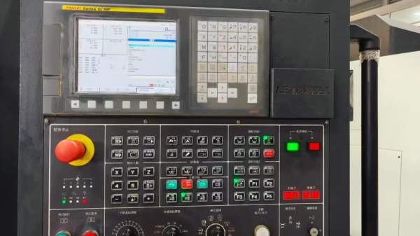 （军工厂非常少用）2017年台湾麗偉V-32i（856）加工中.