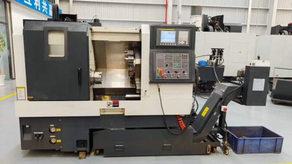 （军工厂非常少用）2017年台湾麗偉T6数控车床，发那科.