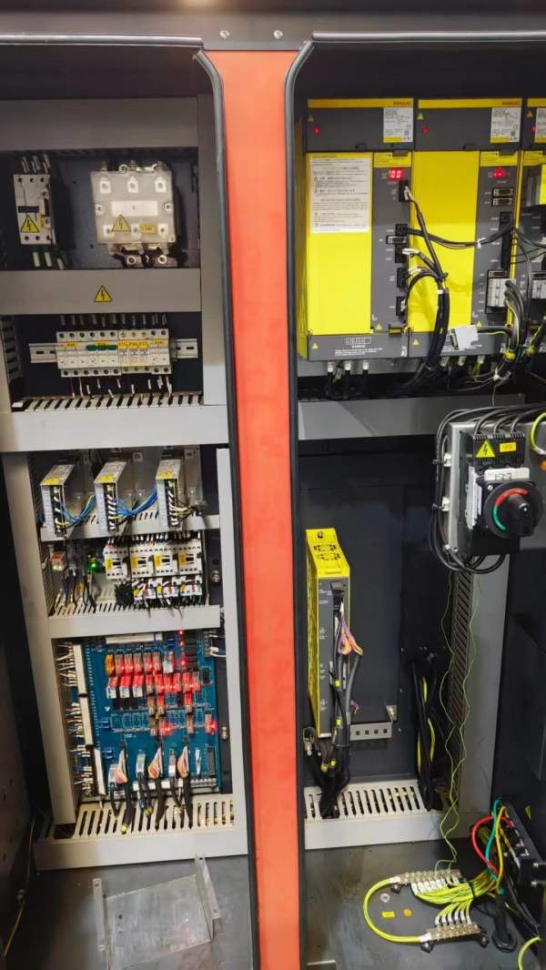 （军工厂非常少用）2017年台湾麗偉T6数控车床，发那科.