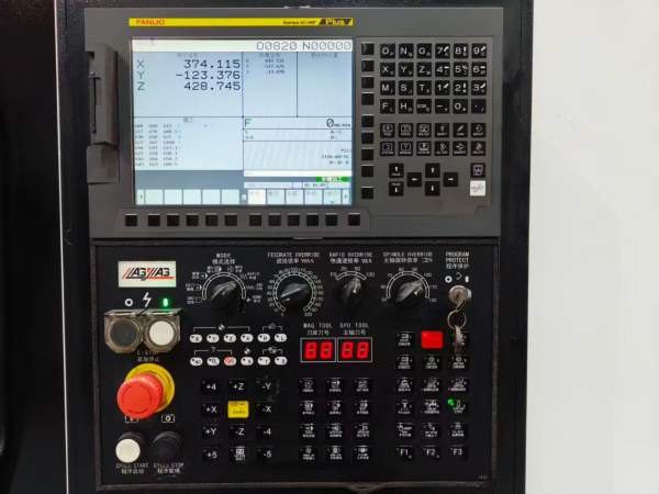 新到一台2023年安装少用良将两线一硬1580重型加工中心.