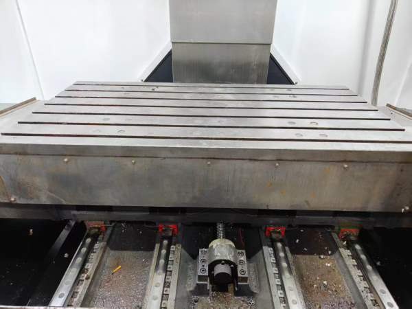 新到一台2023年安装少用良将两线一硬1580重型加工中心.