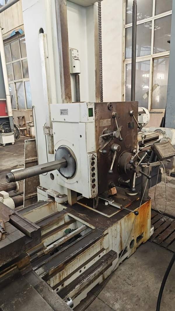 德国镗床，洛阳仓库。