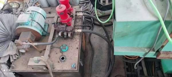 出售MK8463轧辊磨床的主要技术参数如下：1. 磨削直径.