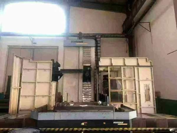 斗山110数控刨台镗床，2011年产，机器非常新，工作台1.