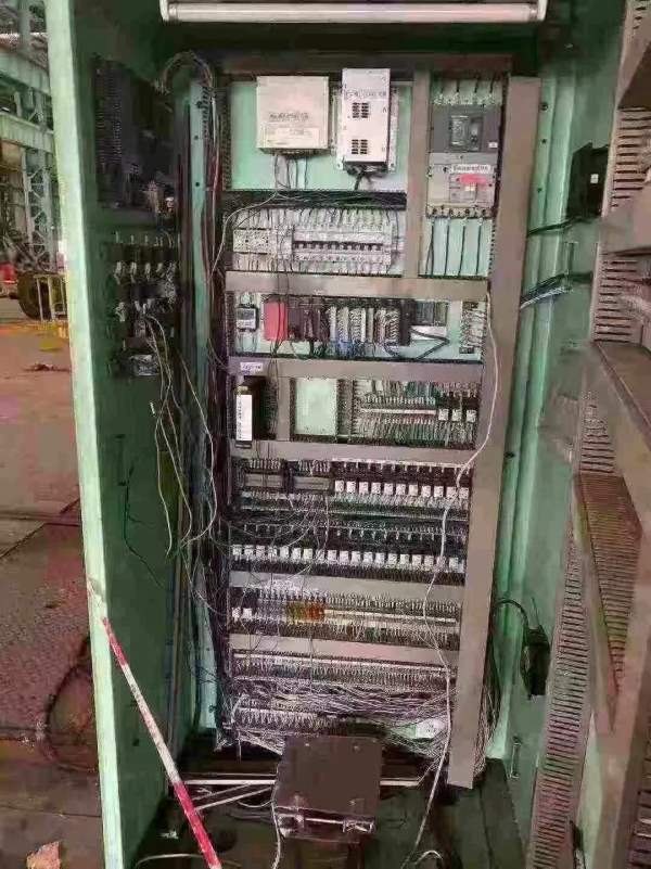 新机安装未用，200吨合模机在位出售，台湾迪斯模具研.