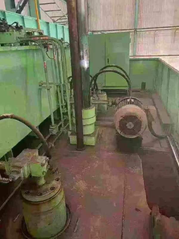 新机安装未用，200吨合模机在位出售，台湾迪斯模具研.