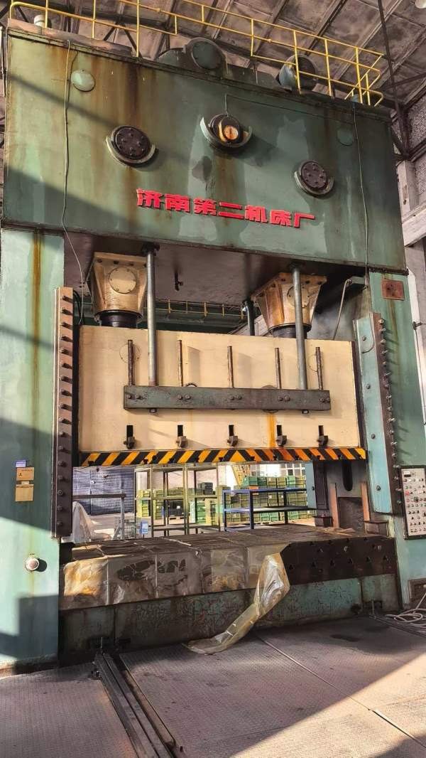济南二机产J36-800，謻台，军工厂设备。价格优惠。用.