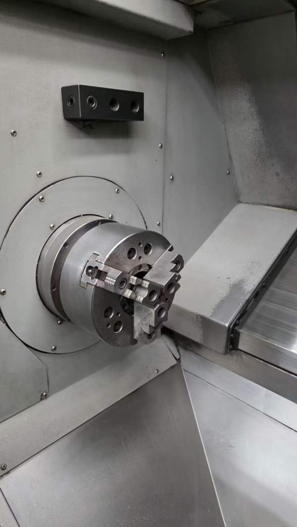 津上M08JII数控车床，2018年12月出厂，8寸卡盘，8工位.