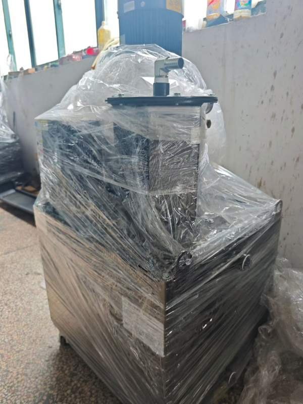 全新带中心出水1166一台，品牌太标（肩扛式）光机，台.