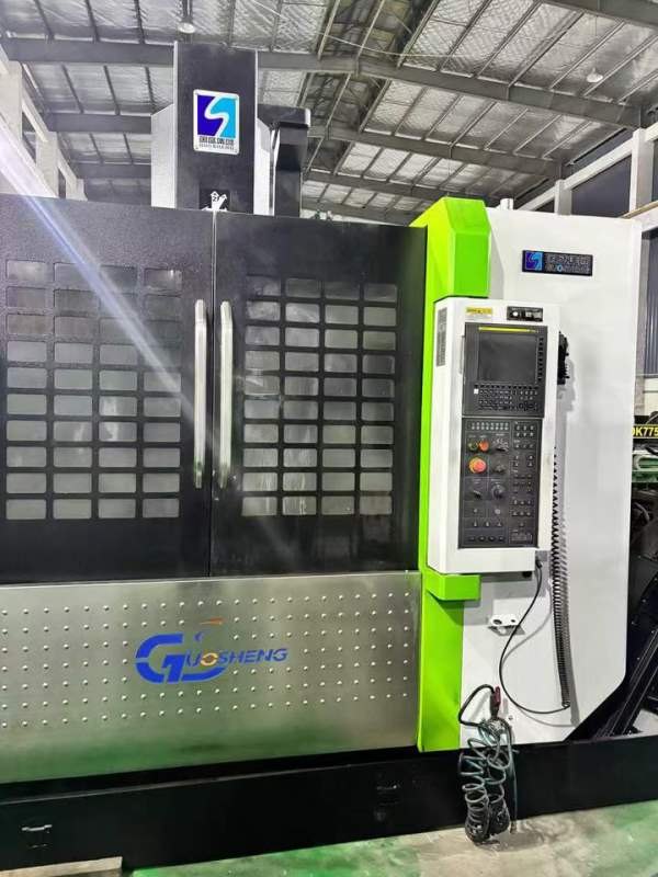 准新机：2021年南通国盛1270数控铣床，法纳克系统，BT.