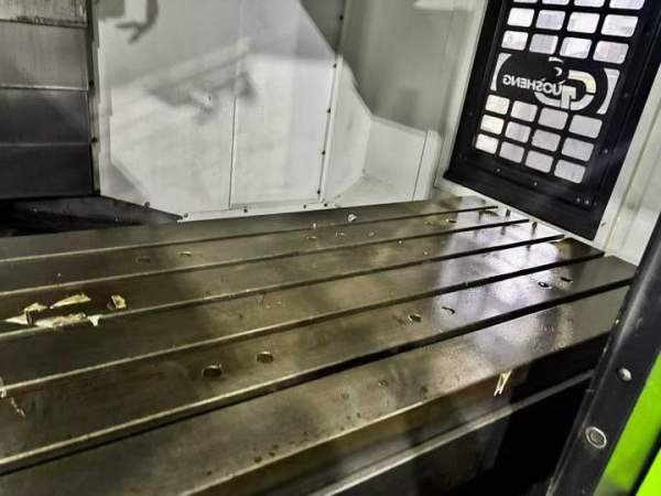 准新机：2021年南通国盛1270数控铣床，法纳克系统，BT.