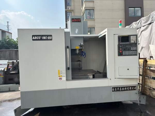 南京华嘉VMC850，法纳克MD系统，BT40主轴，主轴转速80.