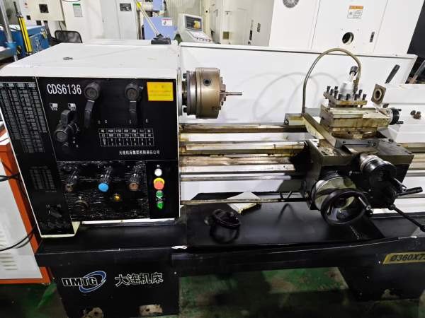 几乎全新的大连CDS6136车床，完全替代新机
