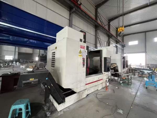 乔峰1370加工中心.50主轴，带龙头排箫机，准新机同款.