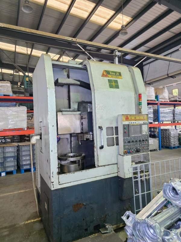 人在现场，在位出售数控机床设备一批，具体可看清单，.