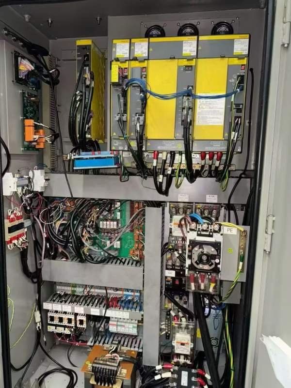 台中精机V26/1100加长款，发那科TD，阿尔法电机驱动，.