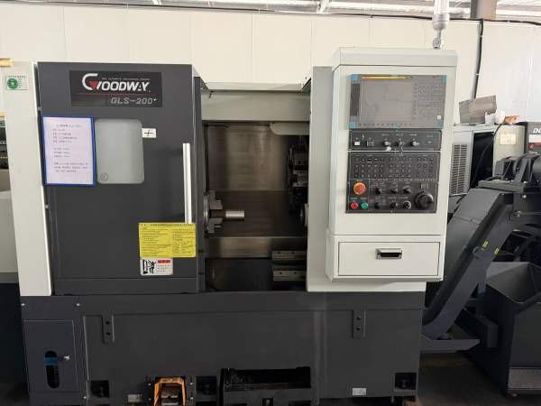 2023年出厂台湾程泰GLS200数控车床同款2台。12工位重.